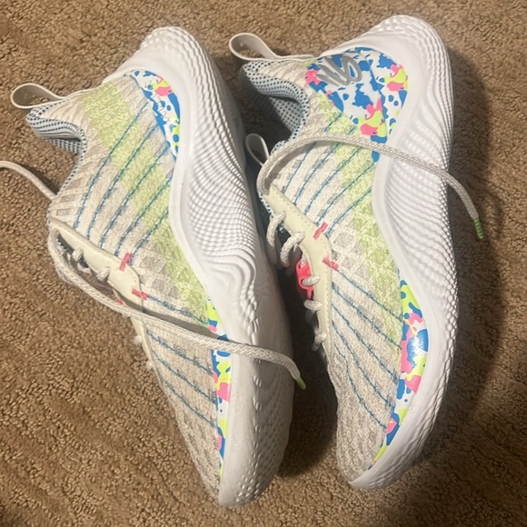 Steph Curry Under Armour Basketball Shoes - Picture 2 of 6